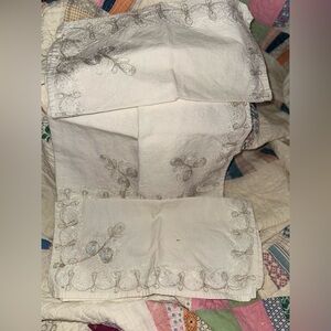 Vintage Handmade Embroidered Linen Napkins Set of 4